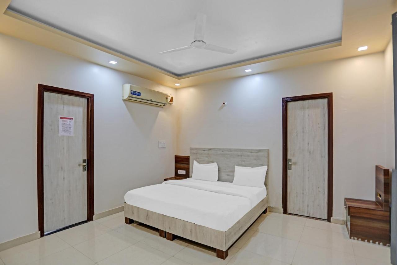 Hotel O Expo View Near Pvr Ansal Plaza Greater Noida Exterior photo