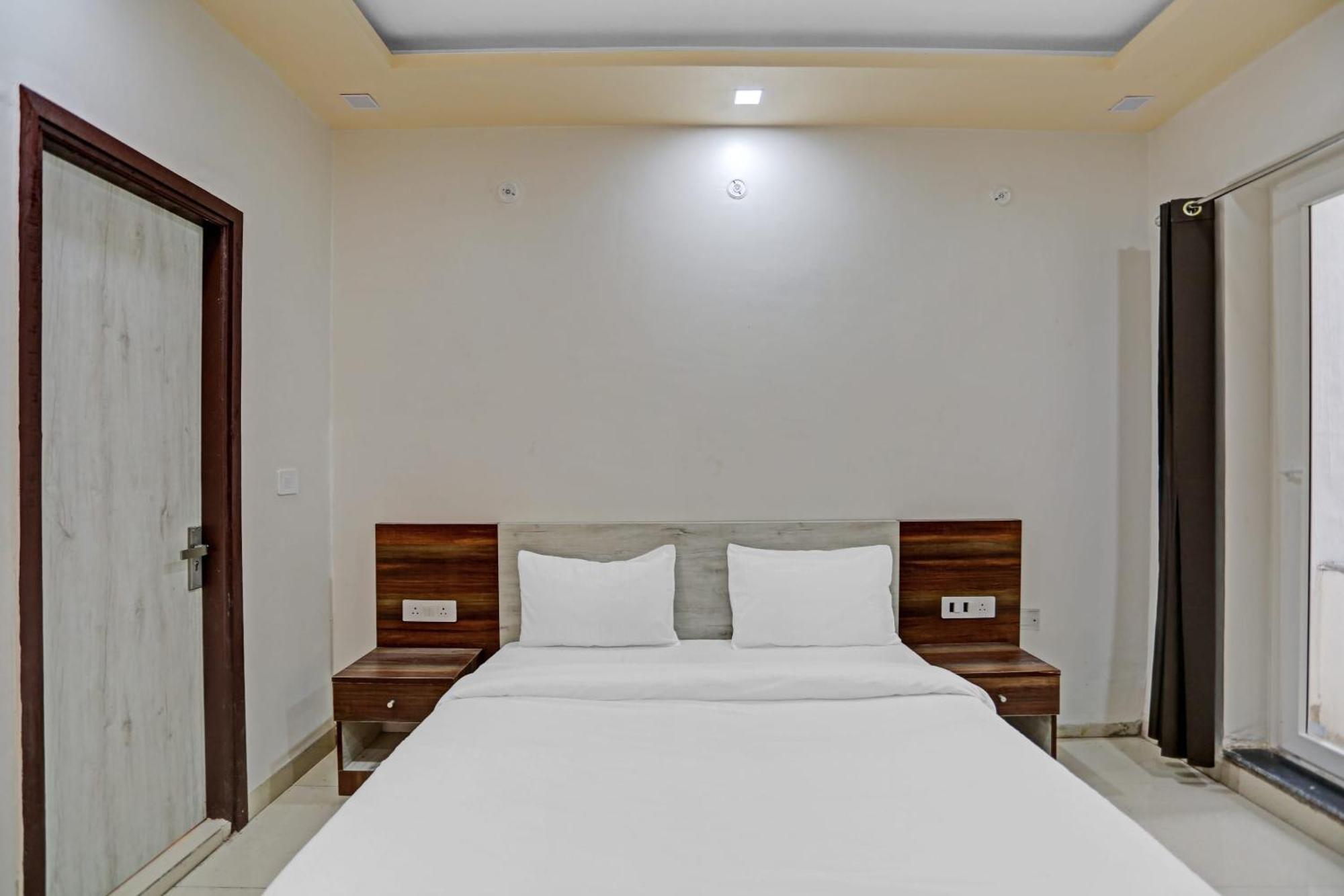 Hotel O Expo View Near Pvr Ansal Plaza Greater Noida Exterior photo